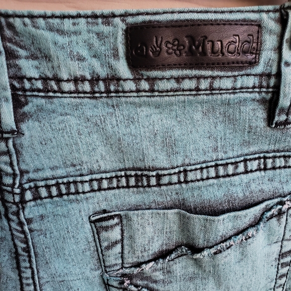 MUDD Turquoise Acid-Wash Frayed Hem Skater Bermuda Shorts - Picture 10 of 14